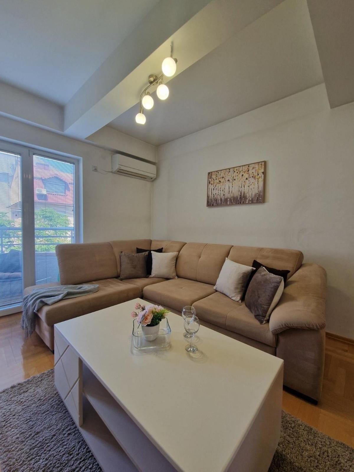 Kamche Lux Apartment Skopje Exteriör bild